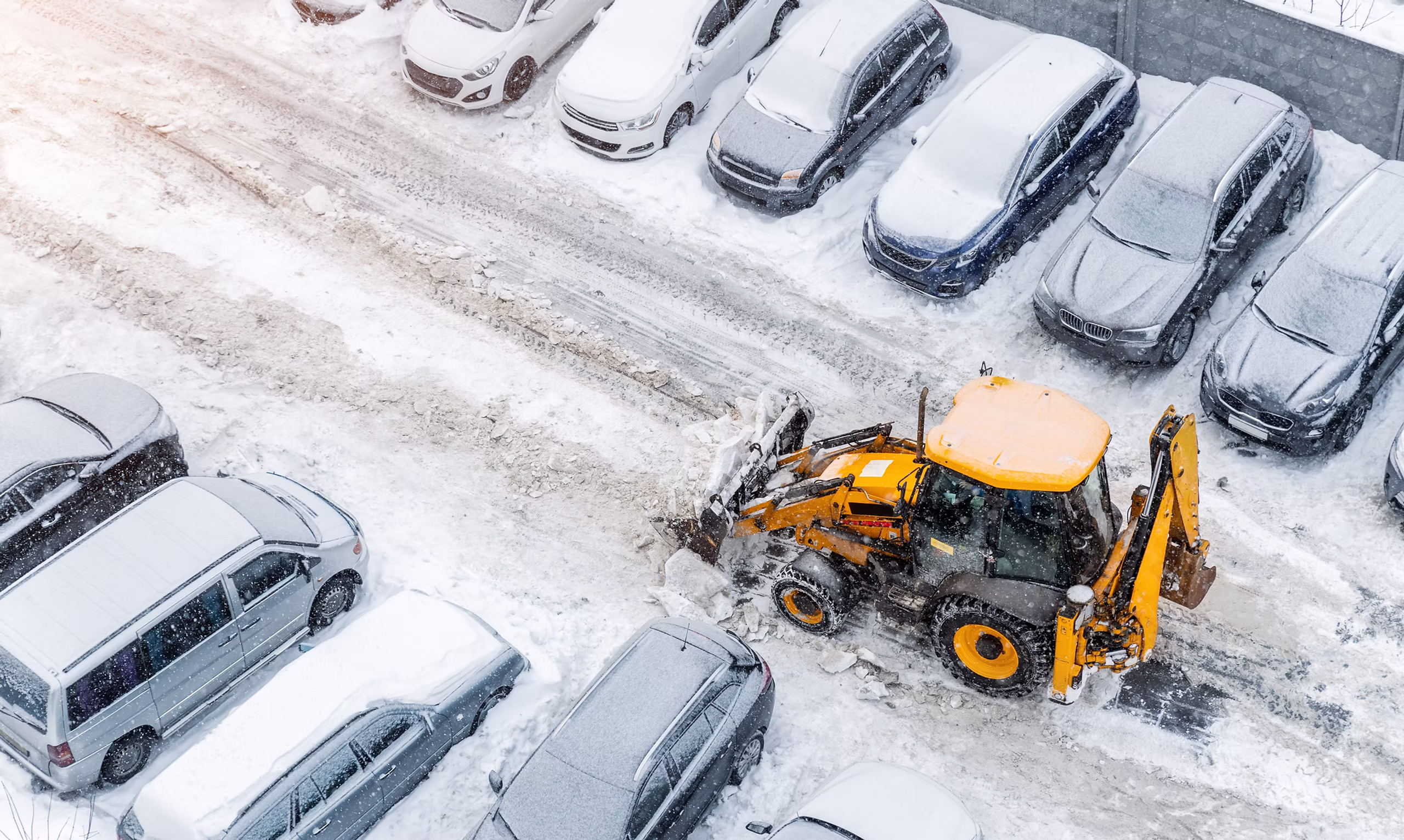 Traktor entfernt Schnee